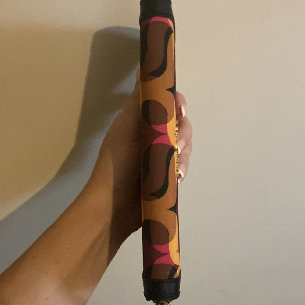 Vera Bradley wallet like new!! - Picture 4 of 5